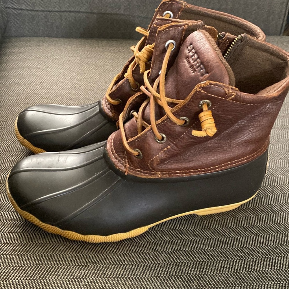 Sperry women’s saltwater duck boots. Size 7. Good used condition